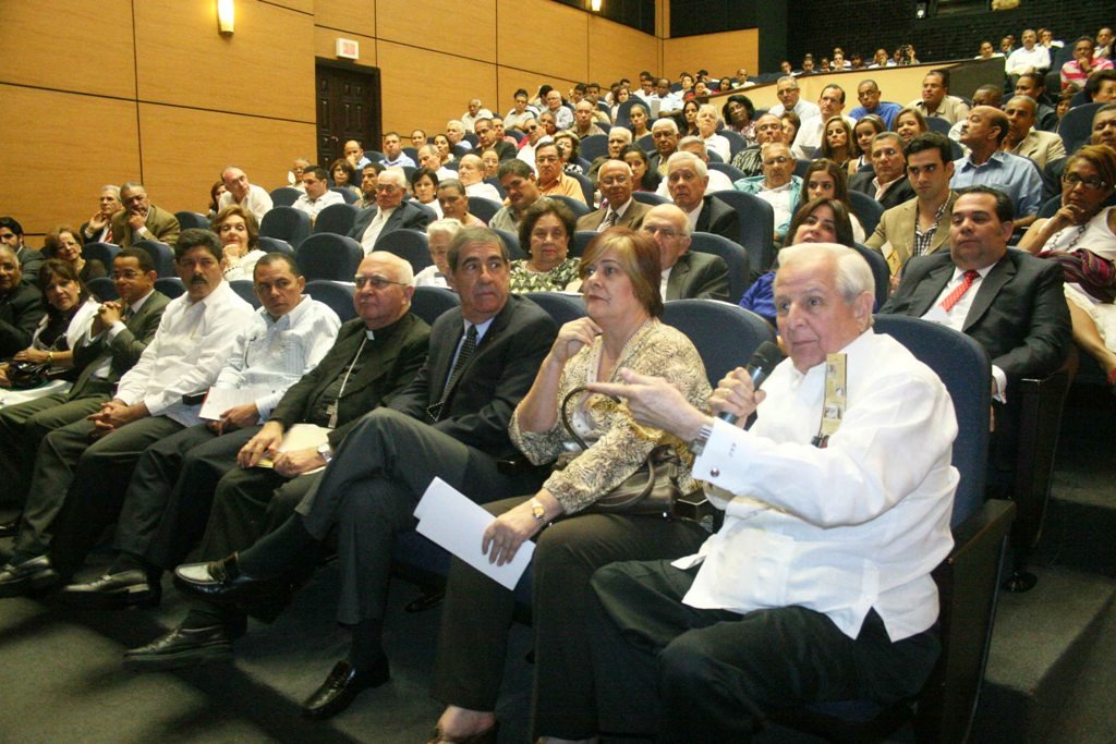 Un familiar de los Cáceres realiza una pregunta